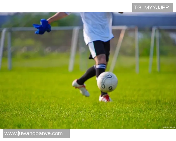 现役德国13号足球明星的辉煌历程与未来展望 现役德国13号足球明星的辉煌历程与未来展望