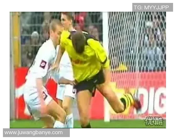 足球明星的神仙颜值与球场魅力交织的完美瞬间探秘 足球明星的神仙颜值与球场魅力交织的完美瞬间探秘