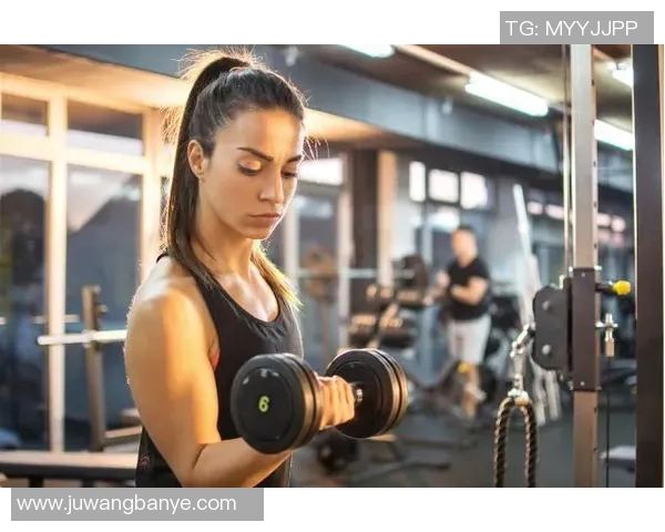 如何利用100公斤哑铃打造强健体魄与完美身材的训练计划